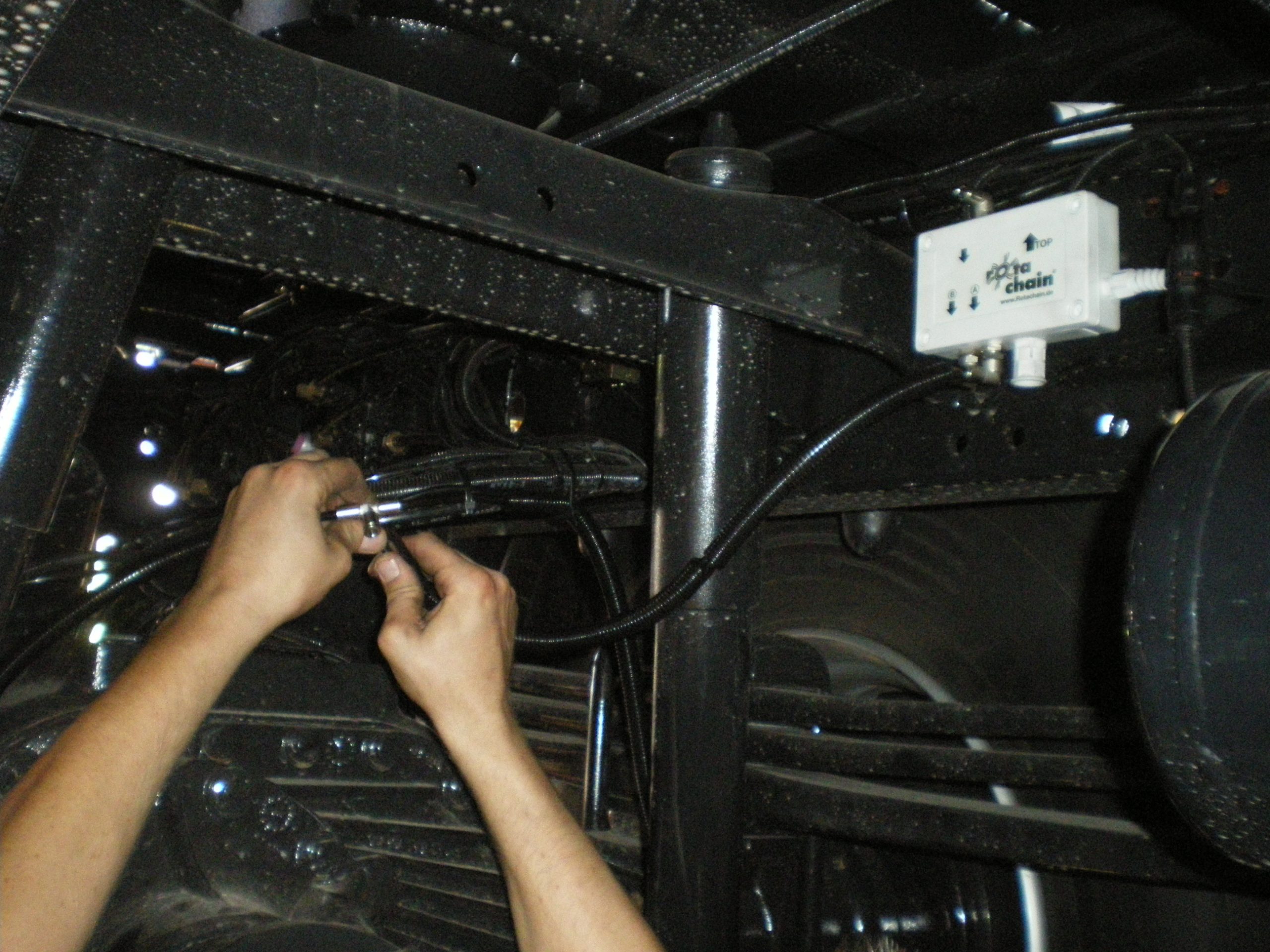 T-Stücke verteilen die Luft zu den Antriebseinheiten